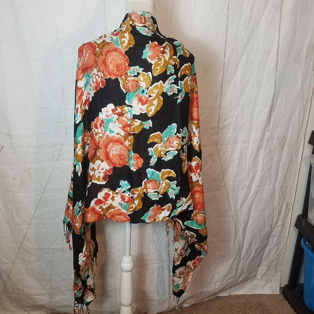 Floral Patterned Scarf - Picture 8 of 9